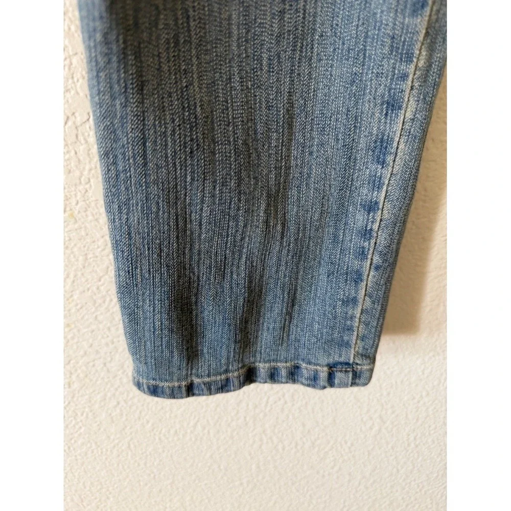 Boston Proper Womens Embroidered Capri Jeans Light Wash Floral Beaded Size 6